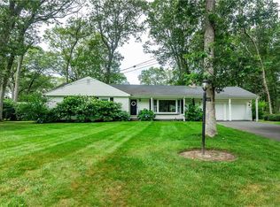 407 Red Chimney Dr, Warwick, RI 02886