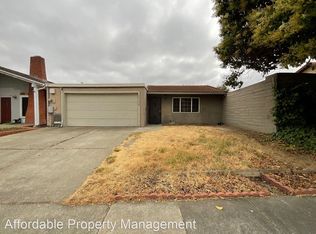 33120 Lake Mead Dr, Fremont, CA 94555