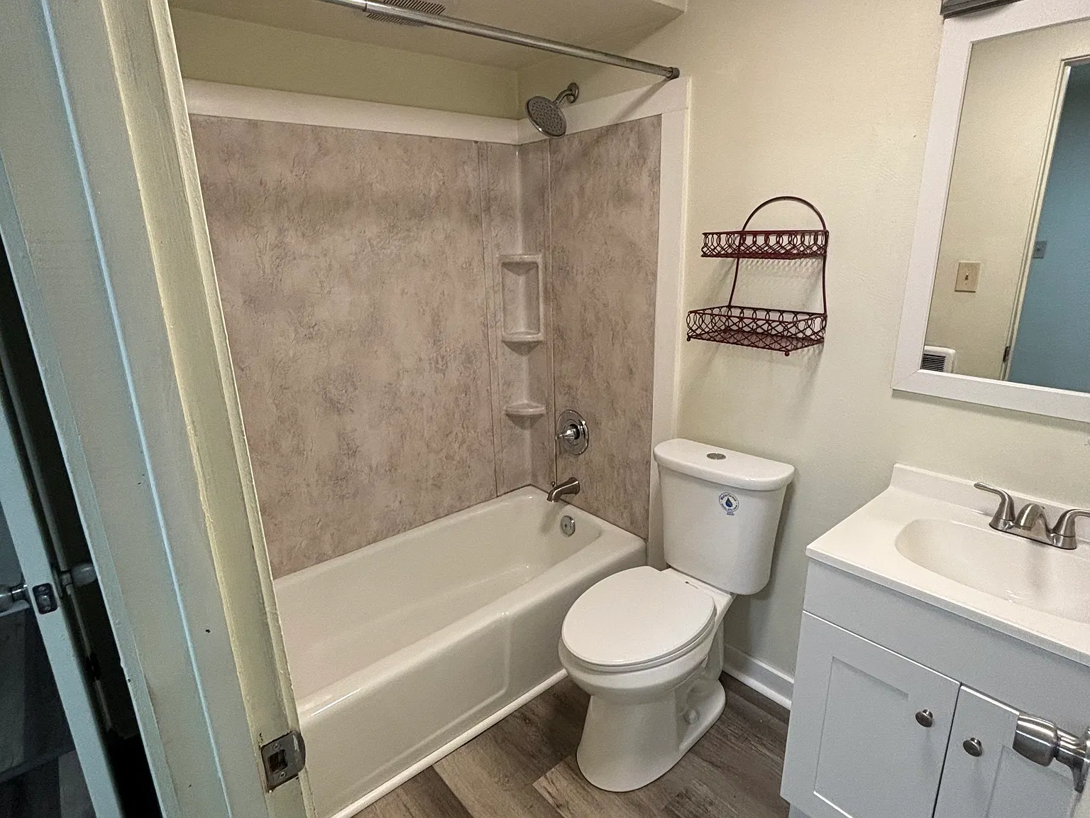 1 bed, 500 sqft, $700 — Photo 2