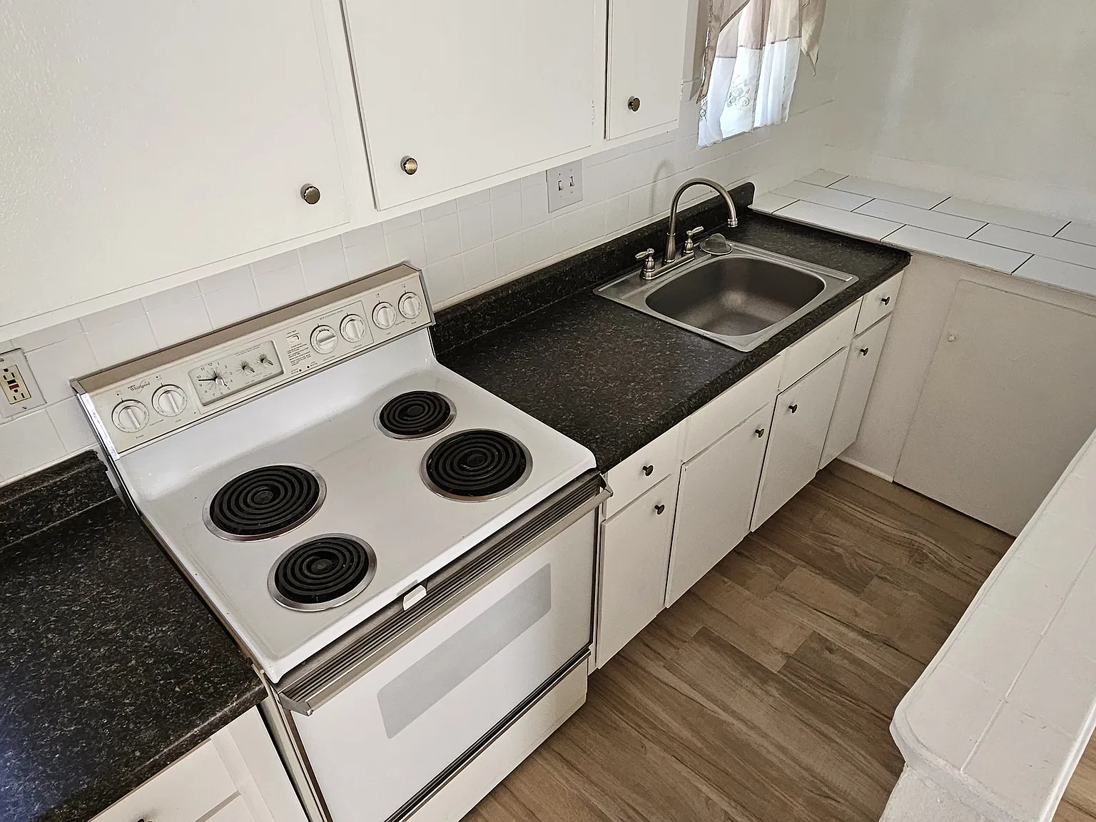 1 bed, 500 sqft, $950 — Photo 4