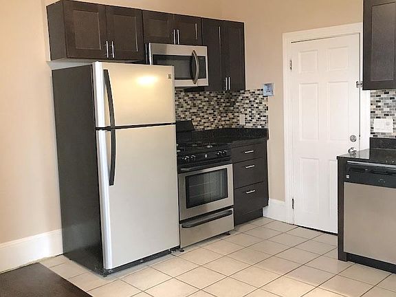 3rd image of 284 Revere St APT 2R