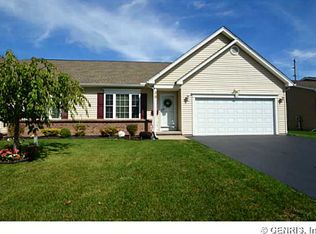 30 Kirkdale Cir, Rochester, NY 14612