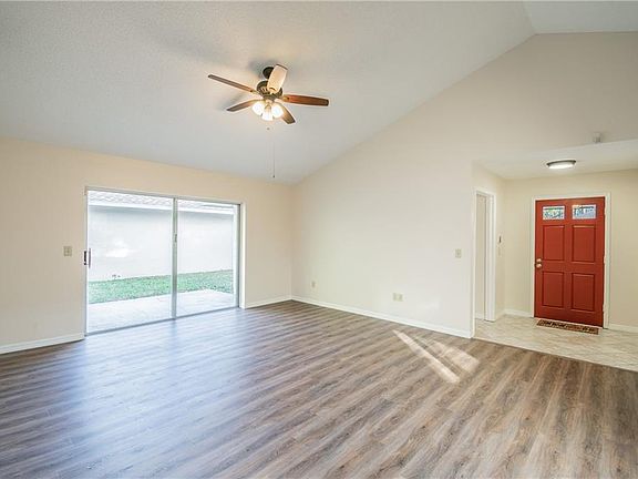 5th image of 11826 Hickorynut Dr