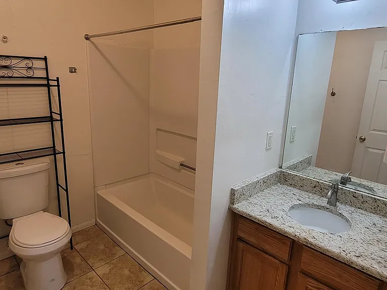 1026 N Catalina Ave — Photo 4