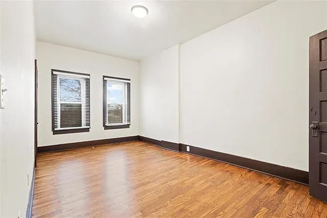224 Linn St — Photo 12
