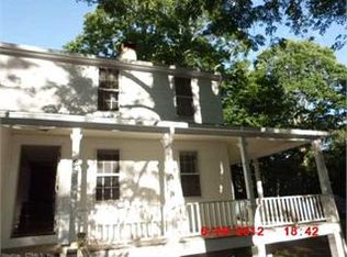 30 Riverside Dr, Trumbull, CT 06611