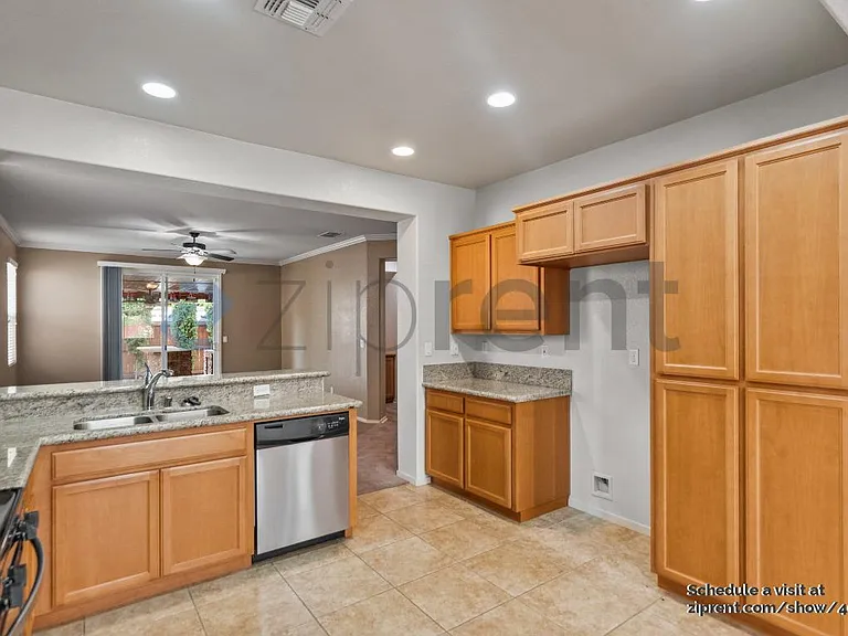 276 Colonial Trl — Photo 14
