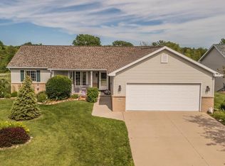 2906 Sandy Ridge Dr, Two Rivers, WI 54241