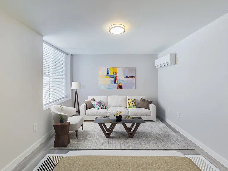 Laurel Haus — Photo 18
