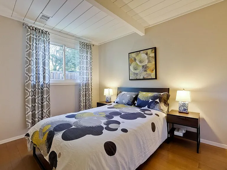 2538 Alvin St — Photo 11