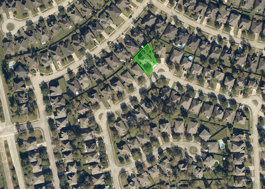 1st image of 4023 Old Pine Grove Dr