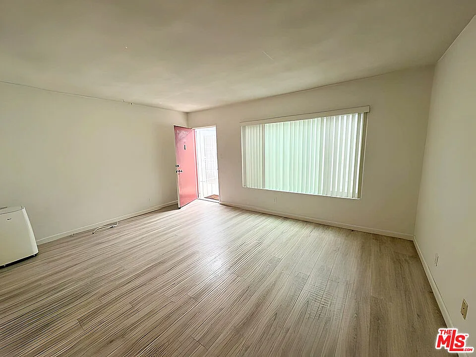 1 bed, 1.0 bath, $2,295 — Photo 2