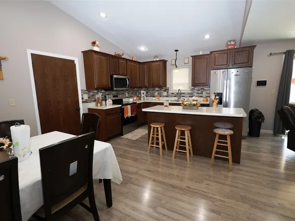 2320 Idlewild Way, Garden City, KS 67846