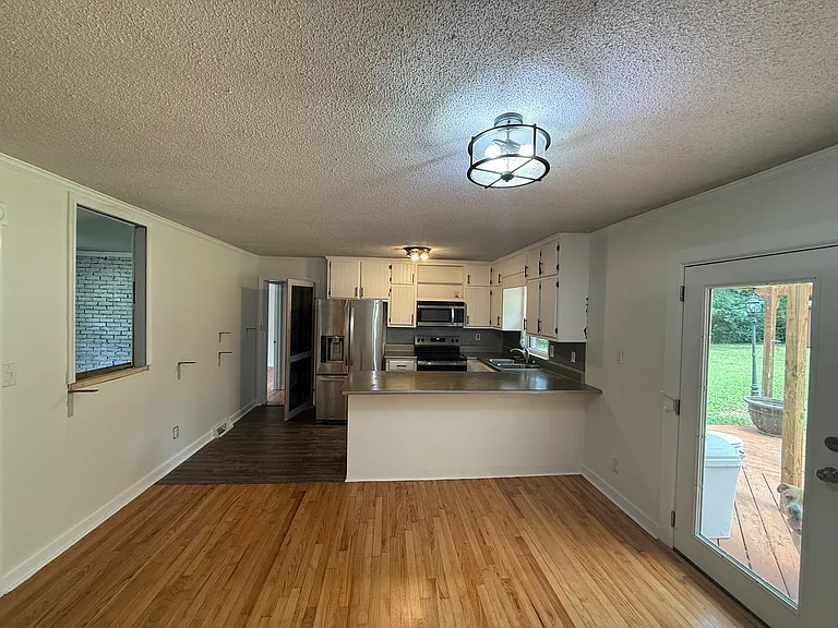 106 Brookwood Dr — Photo 7