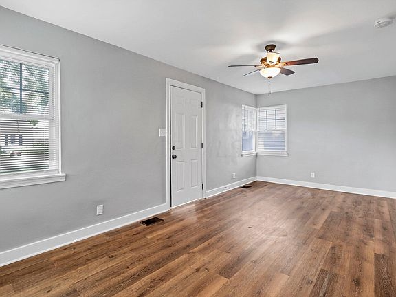 4th image of 150 N Pershing Dr