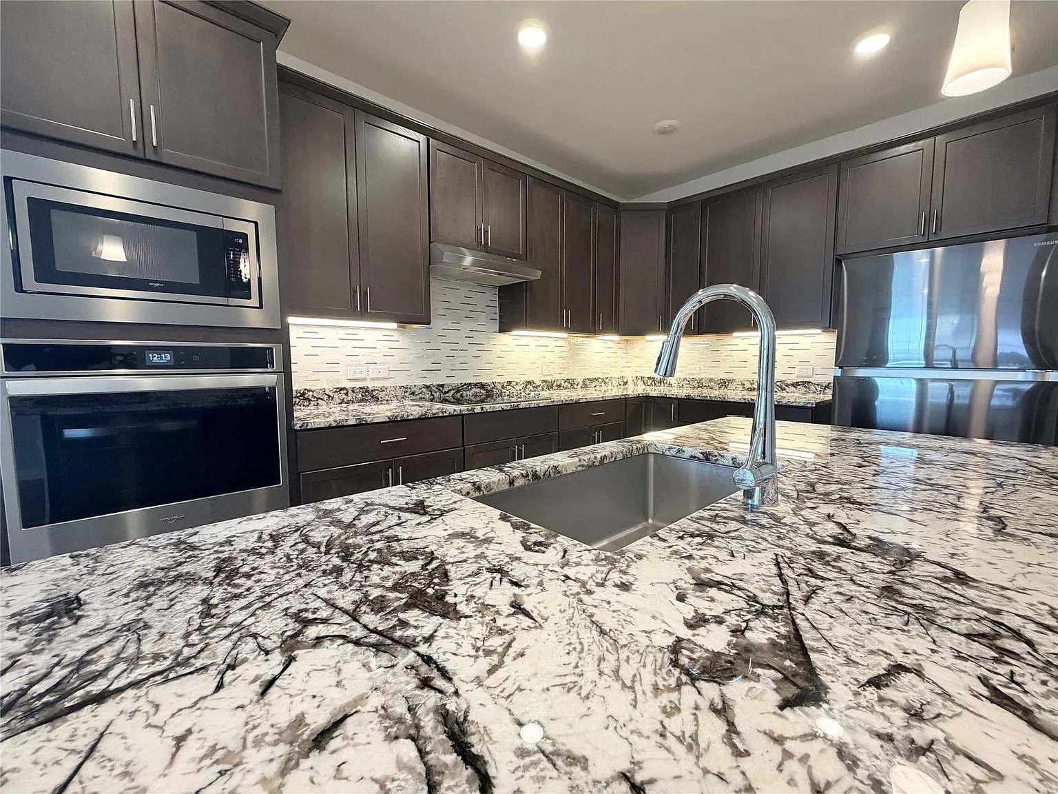 4 bed, 3.0 bath, 1908 sqft, $2,100 — Photo 4
