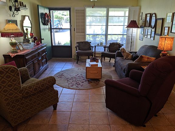 3rd image of 319 Hilltop Dr