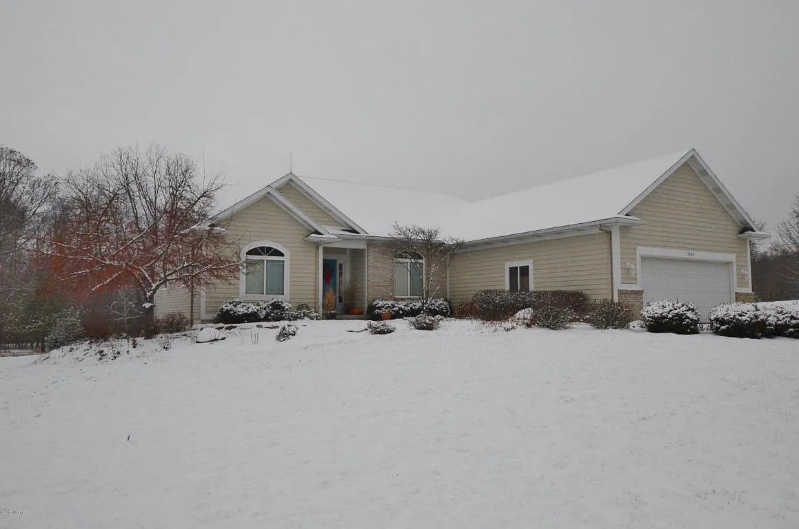 11569 Cedar Ln NE photo 1