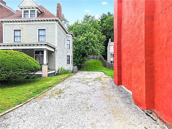 2nd image of 520 S Main St