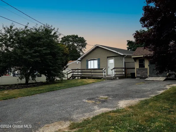 37 Loughlin Drive, Bay Shore, NY 11719