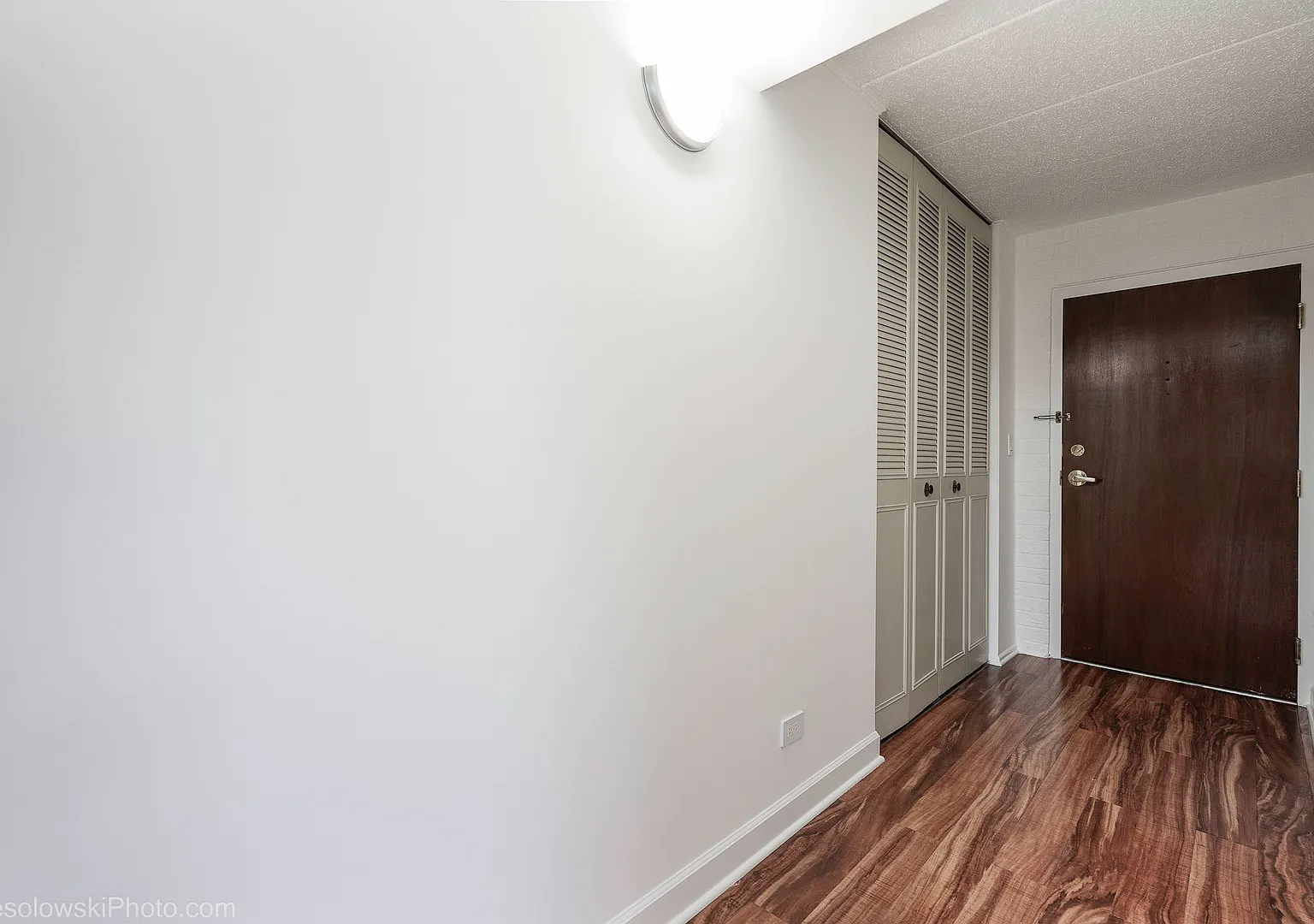 2 bed, 1223 sqft, $2,300 — Photo 3