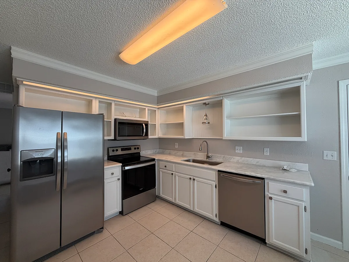 Building Photo - 9750 Bobwhite Way