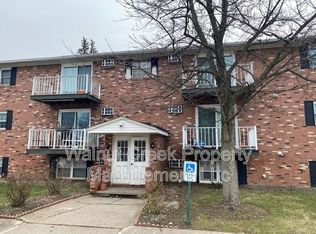 115 Fox Hill Ln APT B1, Elyria, OH 44035