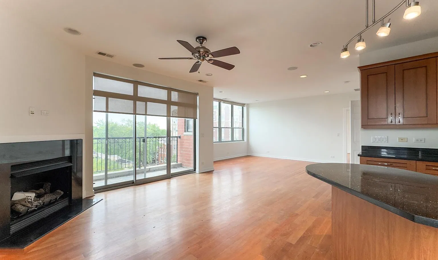 6957 North Greenview Avenue #6A — Photo 1