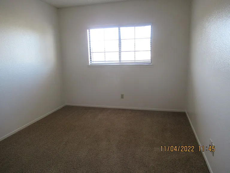 1220 Iris Ct — Photo 14