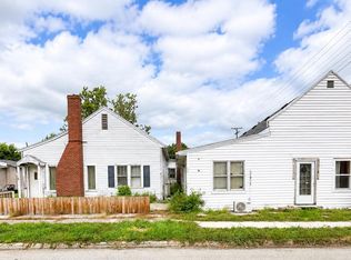136 W Howard St, Parker City, IN 47368