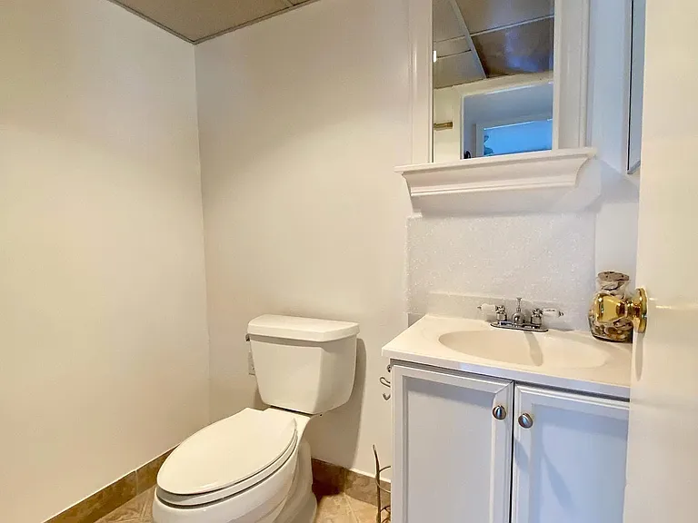 568 Brittany Ave #L — Photo 7