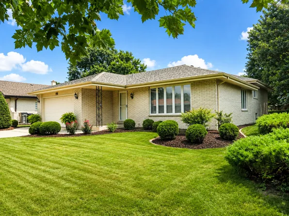7453 Cashew Dr, Orland Park, IL 60462