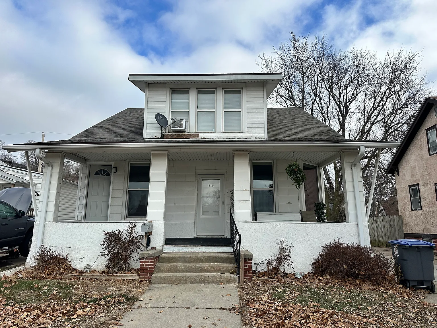2 bed, 900 sqft, $1,100 — Photo 1