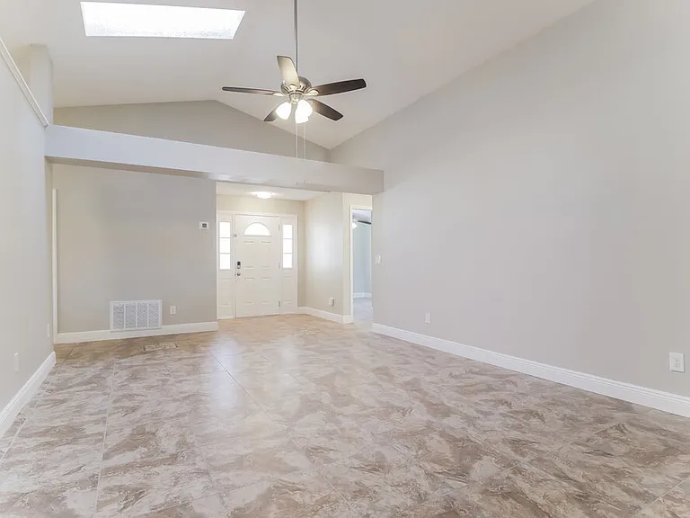 1001 Manigan Ave — Photo 4