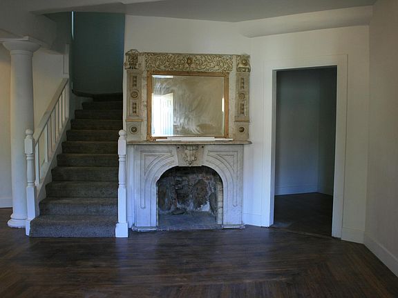 3rd image of 104 4th St APT E