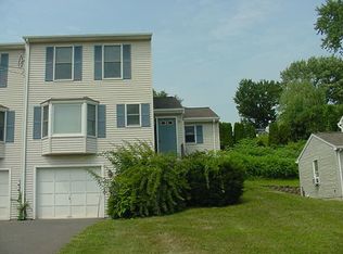 27 Dickerman Ave, Windsor Locks, CT 06096