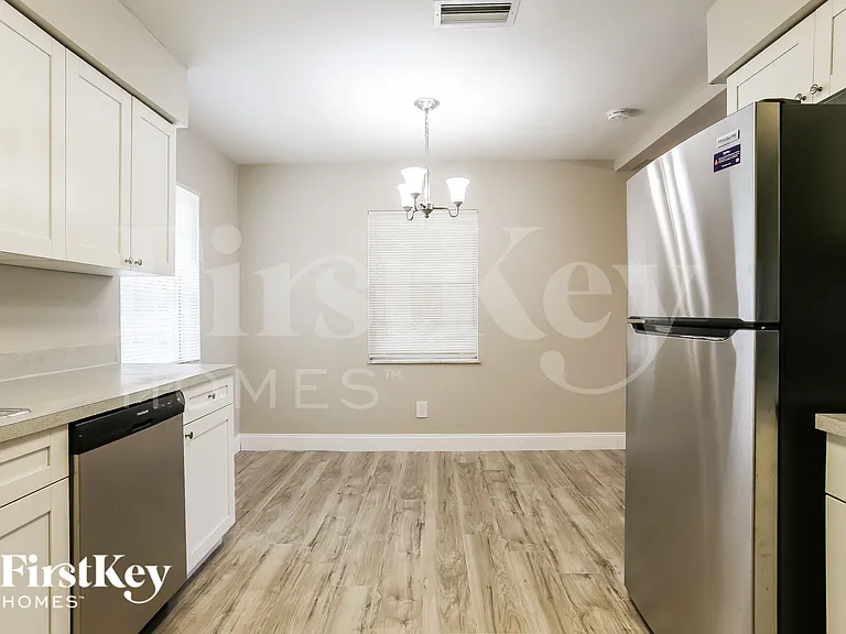 2740 SW 7th St — Photo 8