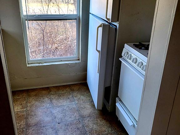 4th image of 417 S Knoblock St #A