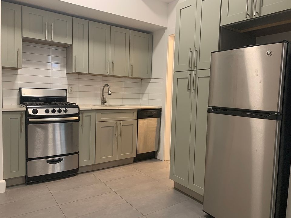 1st image of 212 W 79th St #3B2