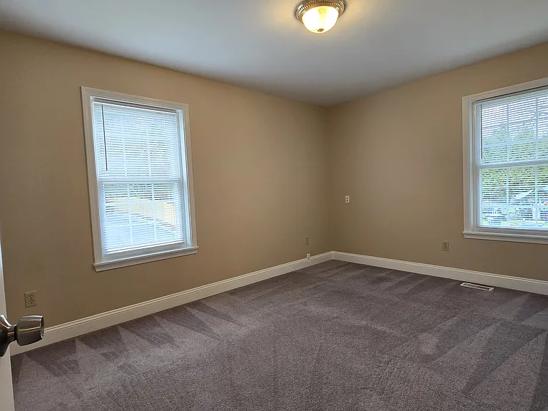 833 S 112th St #5 — Photo 9