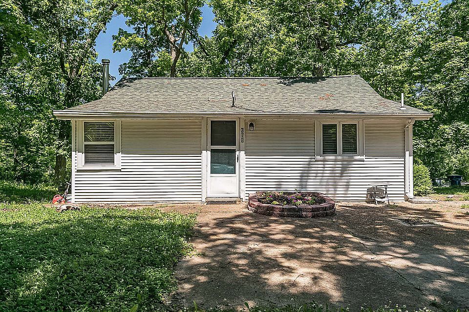 1st image of 378 Crest Dr