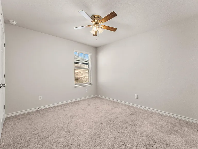 740 Aliso Trl — Photo 24