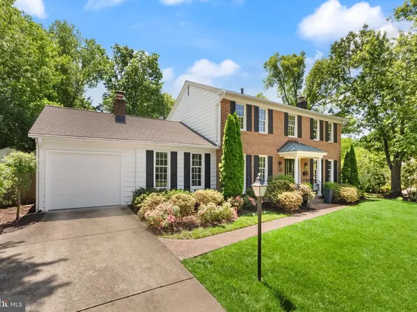 7115 Colgate Dr, Alexandria, VA 22307