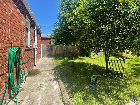 4th image of 6344 Grandmont Ave