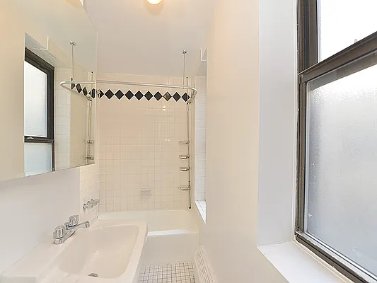 Rented by Cooper & Cooper Real Estate | media 20