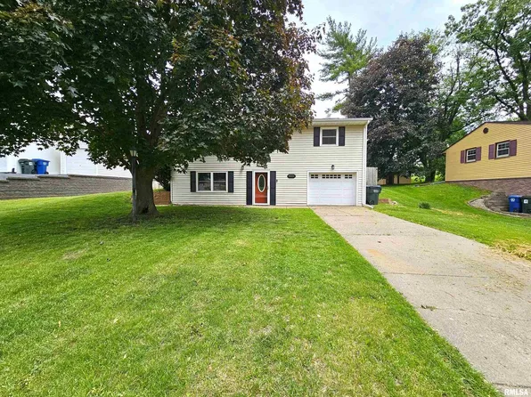 4325 N Lincoln Ave, Davenport, IA 52806