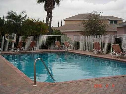 2nd image of 4047 Eastridge Cir