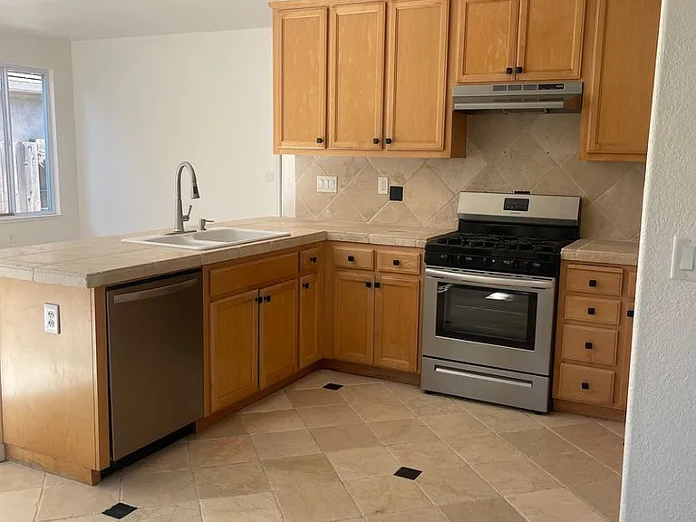 4006 Angelina Ln — Photo 8