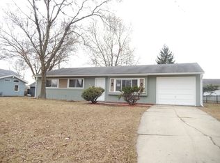 114 Saugatuck Rd, Montgomery, IL 60538