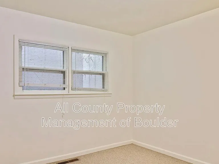 732 Alpine Ave — Photo 9